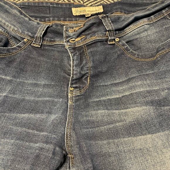 Royalty For Me Wanna Better Butt - Picture 2 of 5